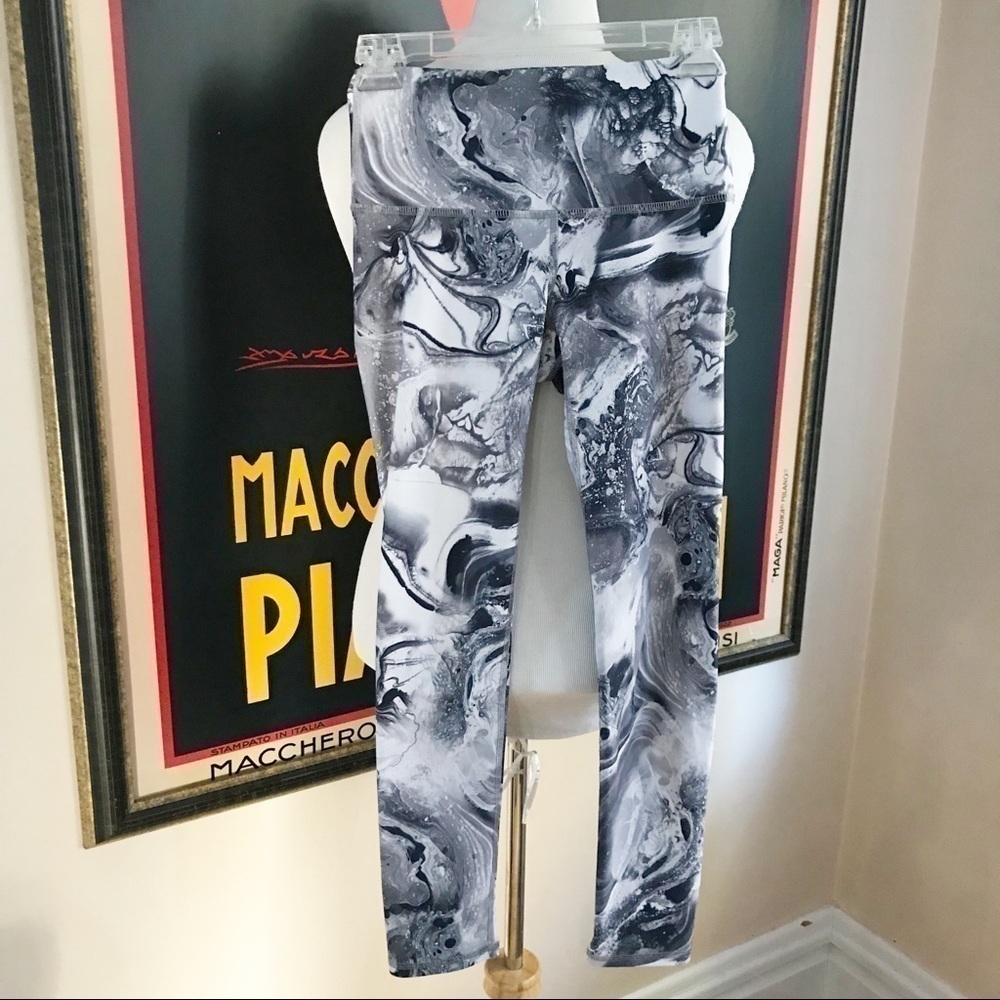 Noli: Unique all over print Gray, Black and White Marble Leggings Size XS